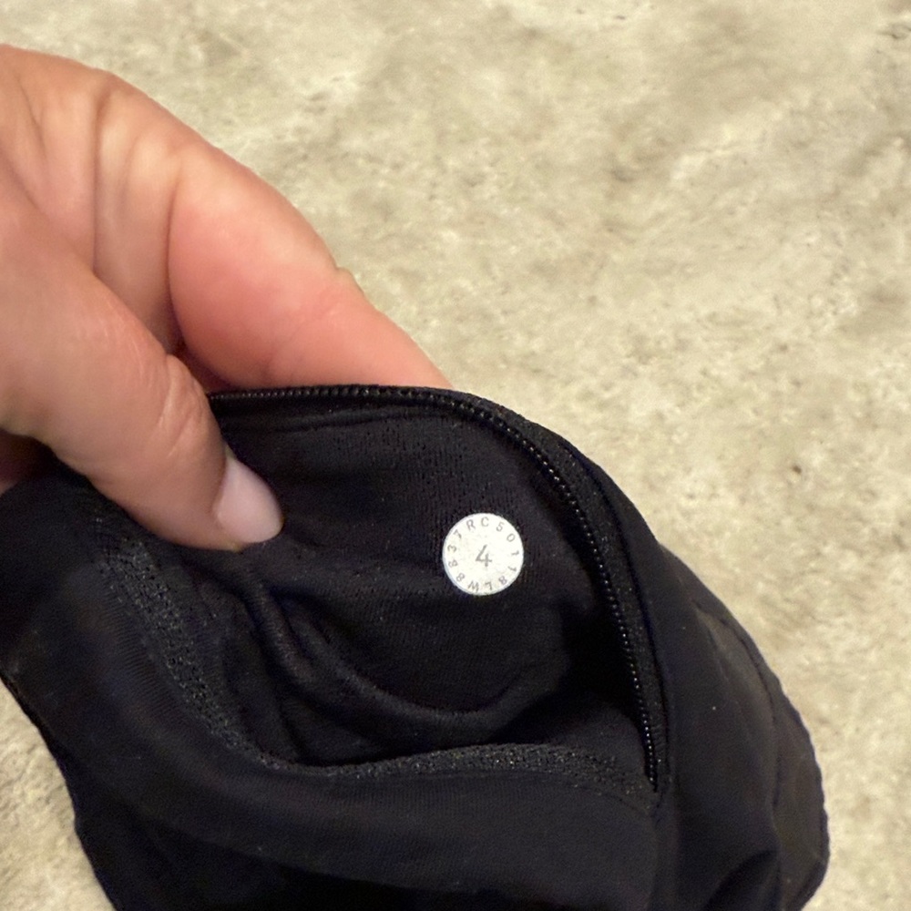 Lululemon Black Athletic Skirt- women’s size 4 - Picture 5 of 7